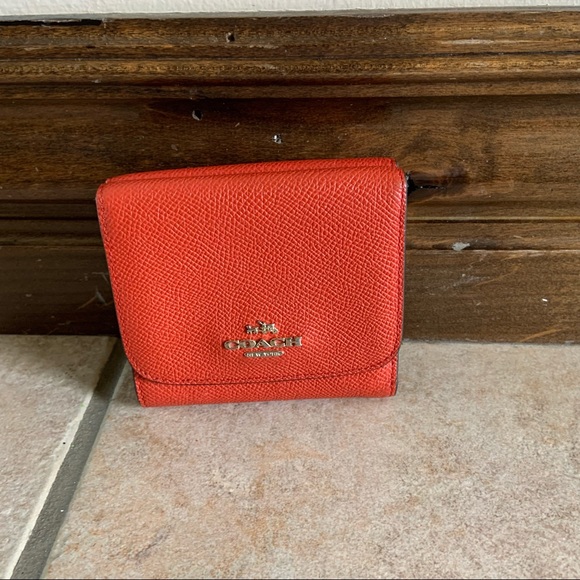 Coach Crossgrain Scratch Resistant Leather Wallet - Picture 1 of 4